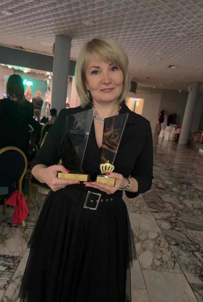 Елена Бесполудина, преподаватель школы маникюра Маникс